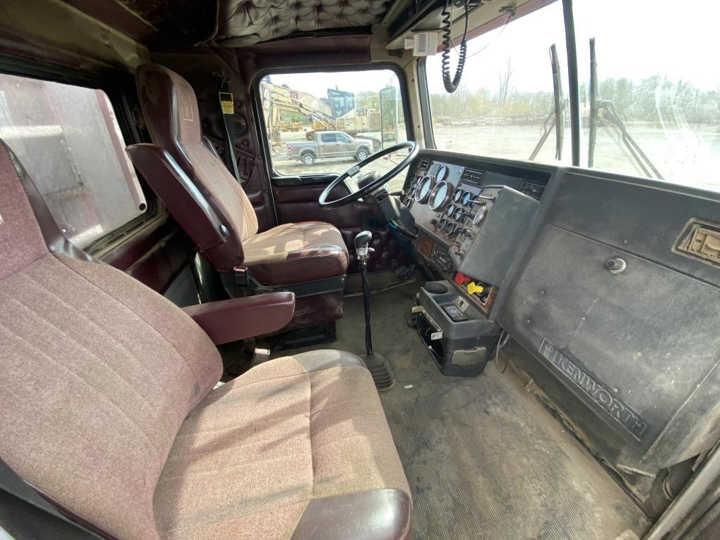 2000 Kenworth T800 T/A Truck Tractor