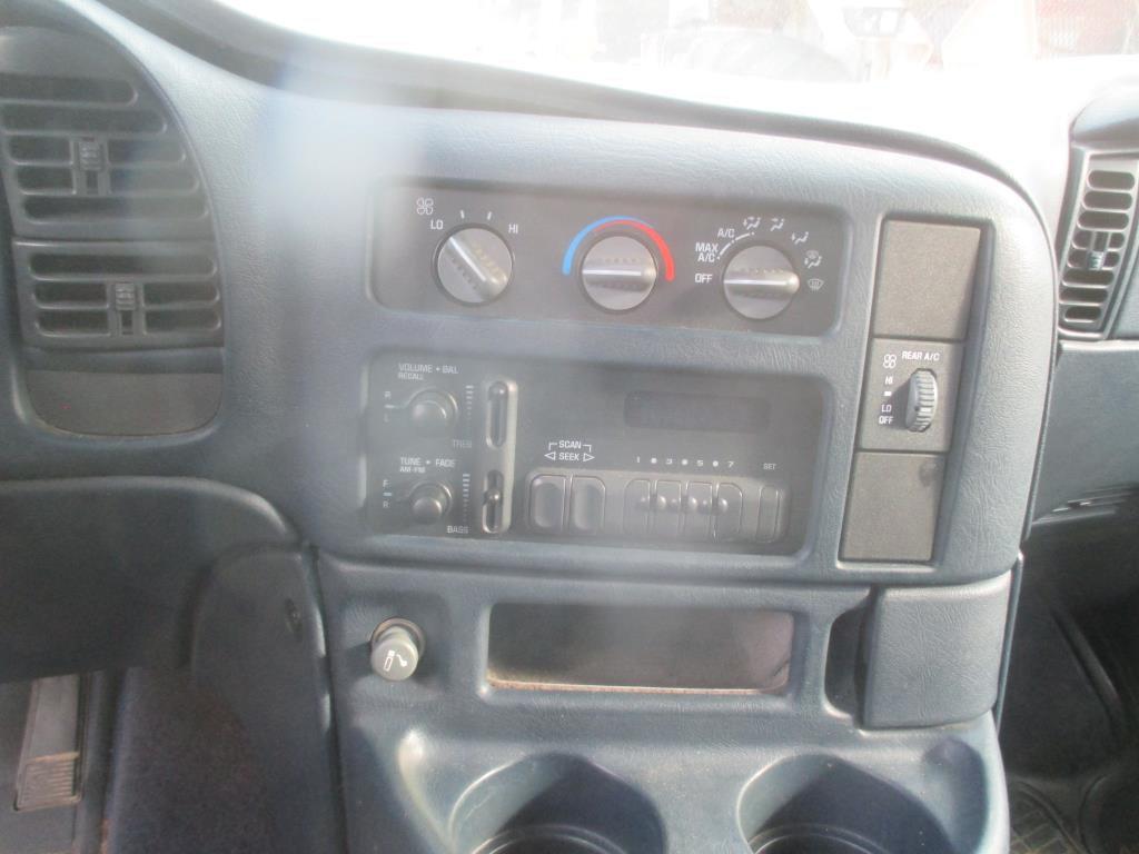 2000 Chevrolet Astro 2WD
