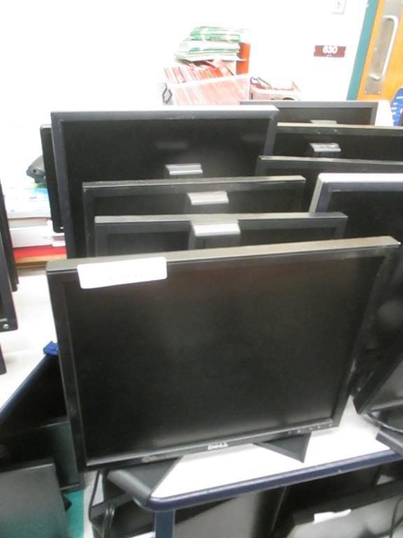 (4) Dell 19" and (1) 17" LCD Monitors