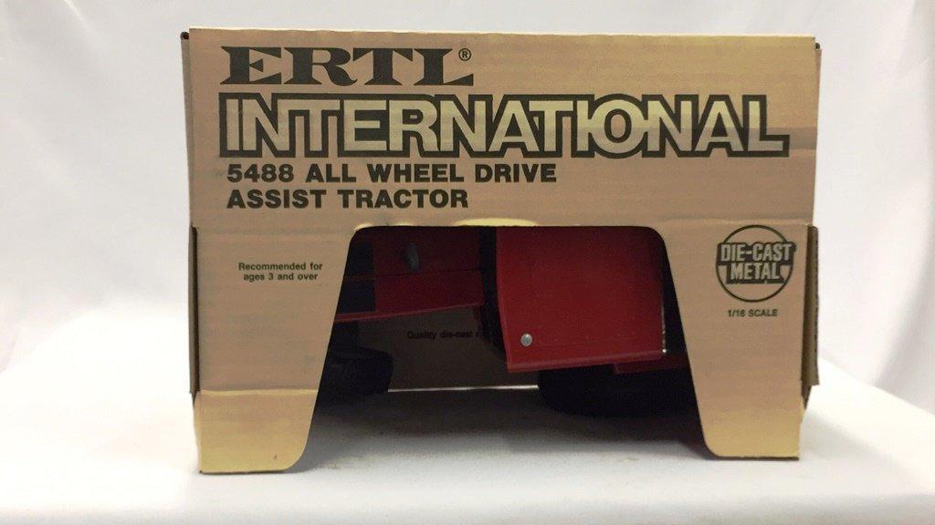 Ertl IH 5488 1/16 Front assist in original box