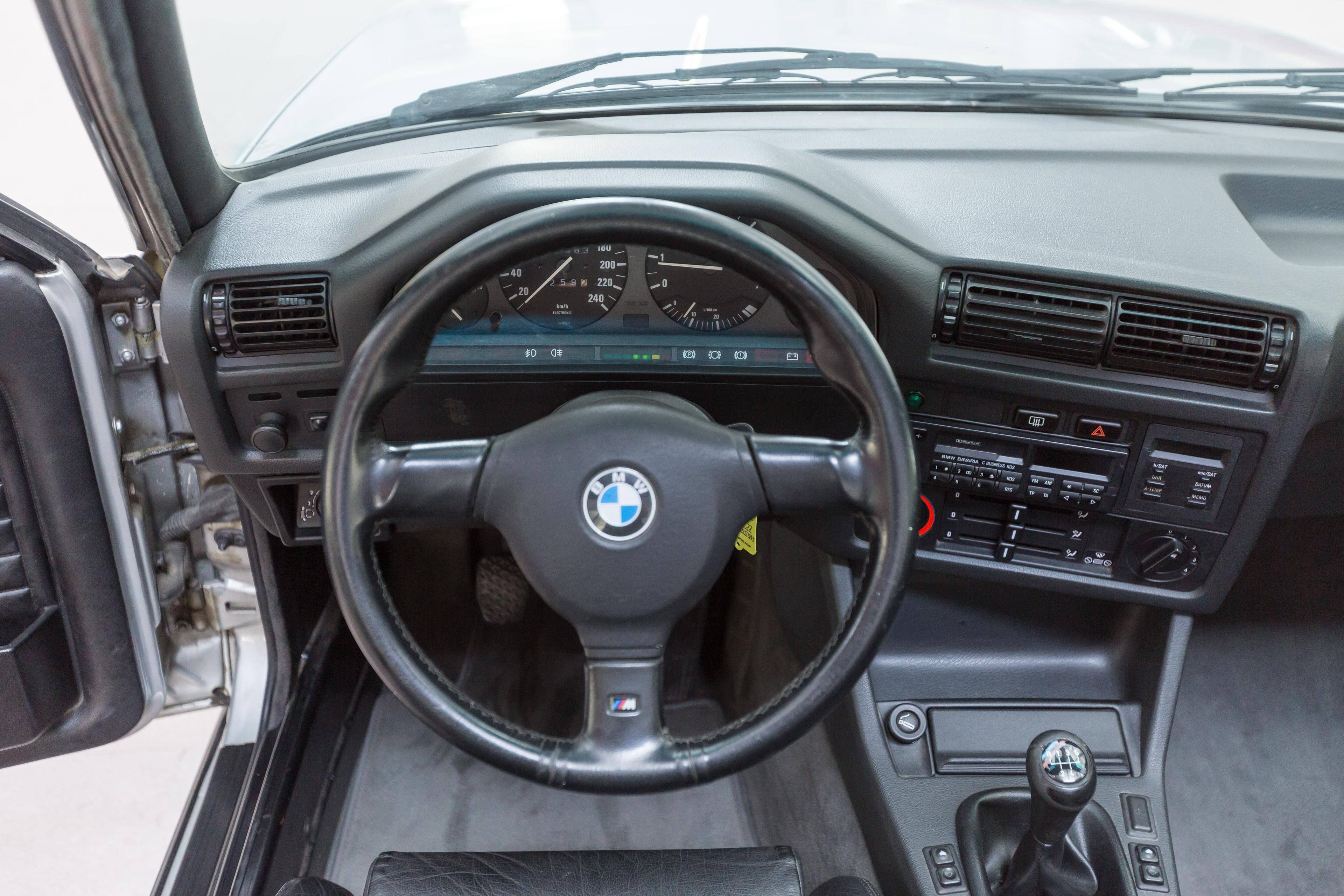 1992 BMW 320i (E30) Convertible