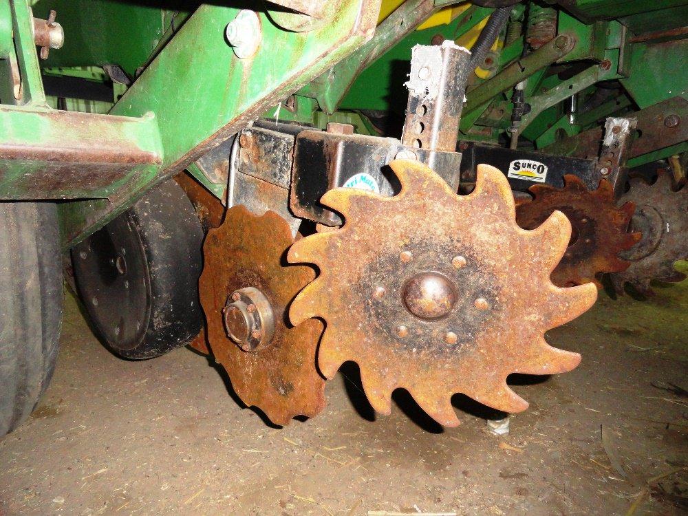 2000 JD MaxEmerge Plus 1770 Conservation 12-Row Planter, Always Shedded, SN:H01770F80115