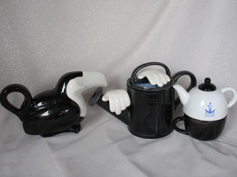 Sixteen Novelty Teapot collection