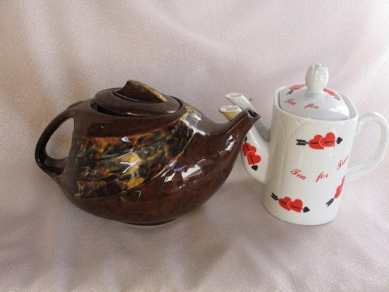 Sixteen Novelty Teapot collection