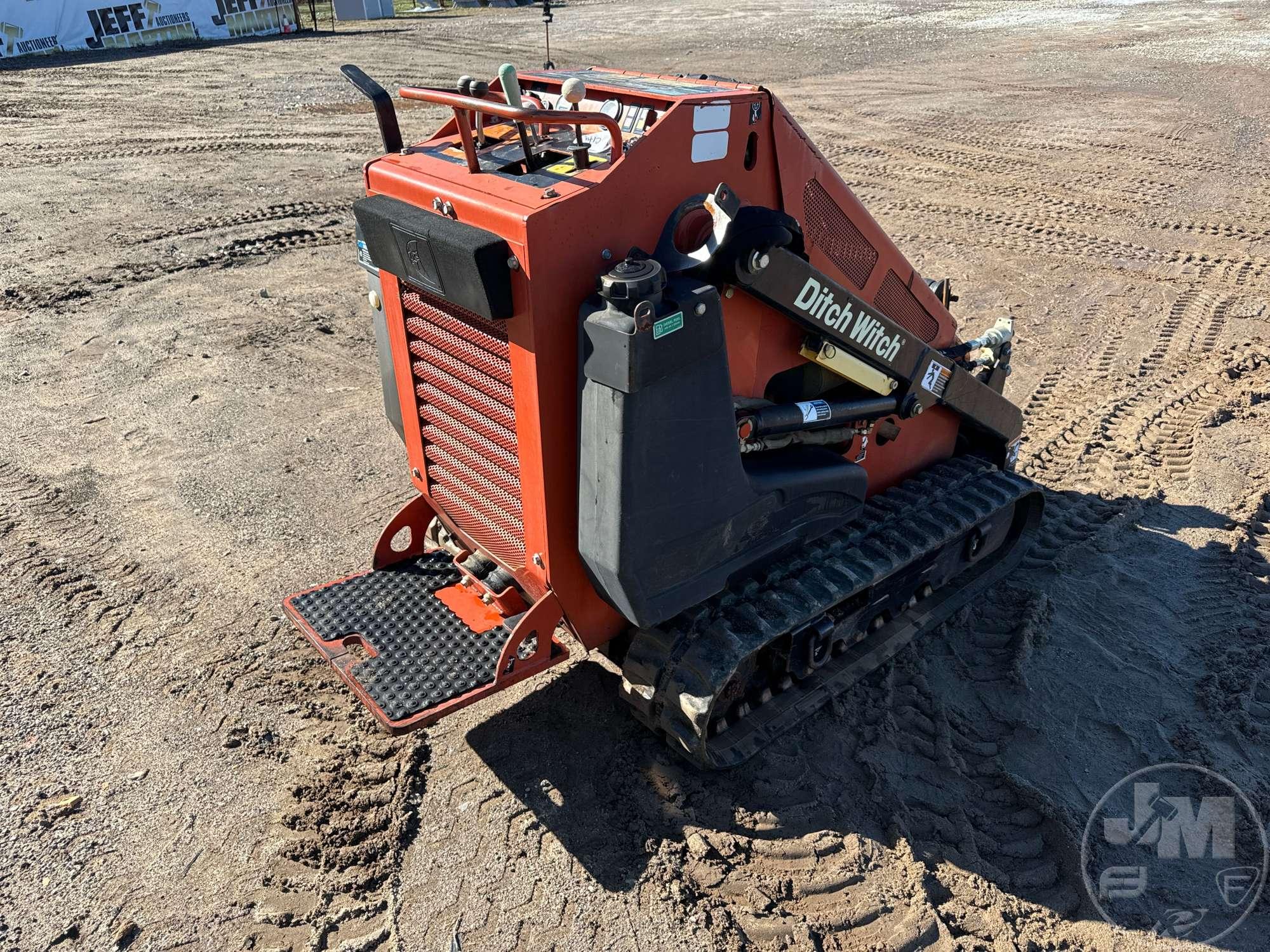 2007 DITCH WITCH MODEL SK650 RIDE-ON MULTI TERRAIN LOADER SN: CMWSK650P7000924