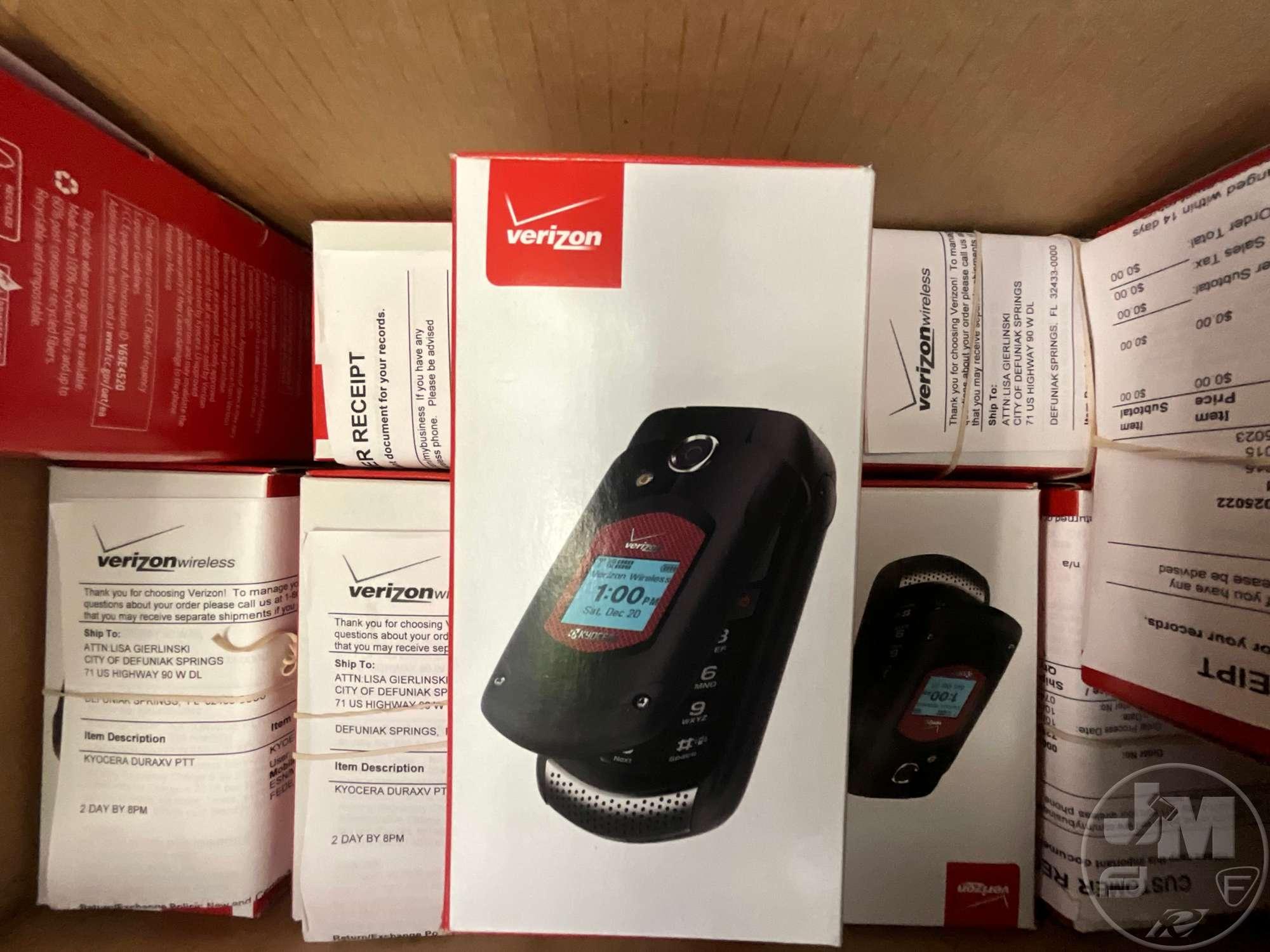 LOT OF KYOCERA E4520PTT CELL PHONES WITH A BOX OF