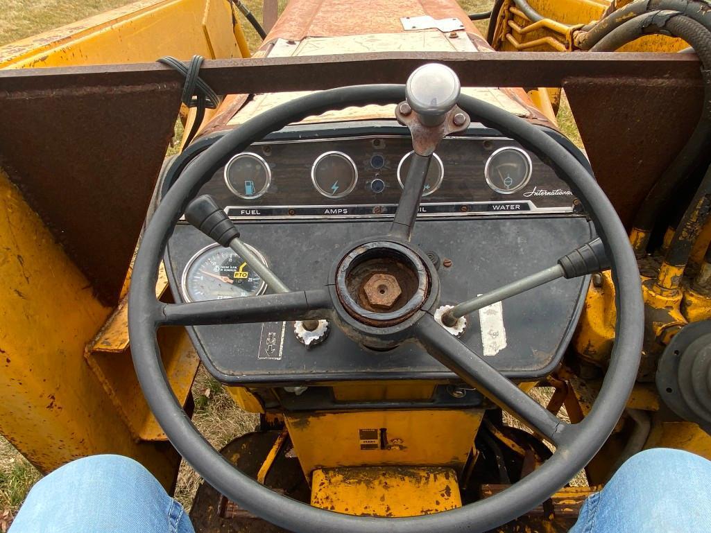1974 International Harvestor 2500 Series B Tractor