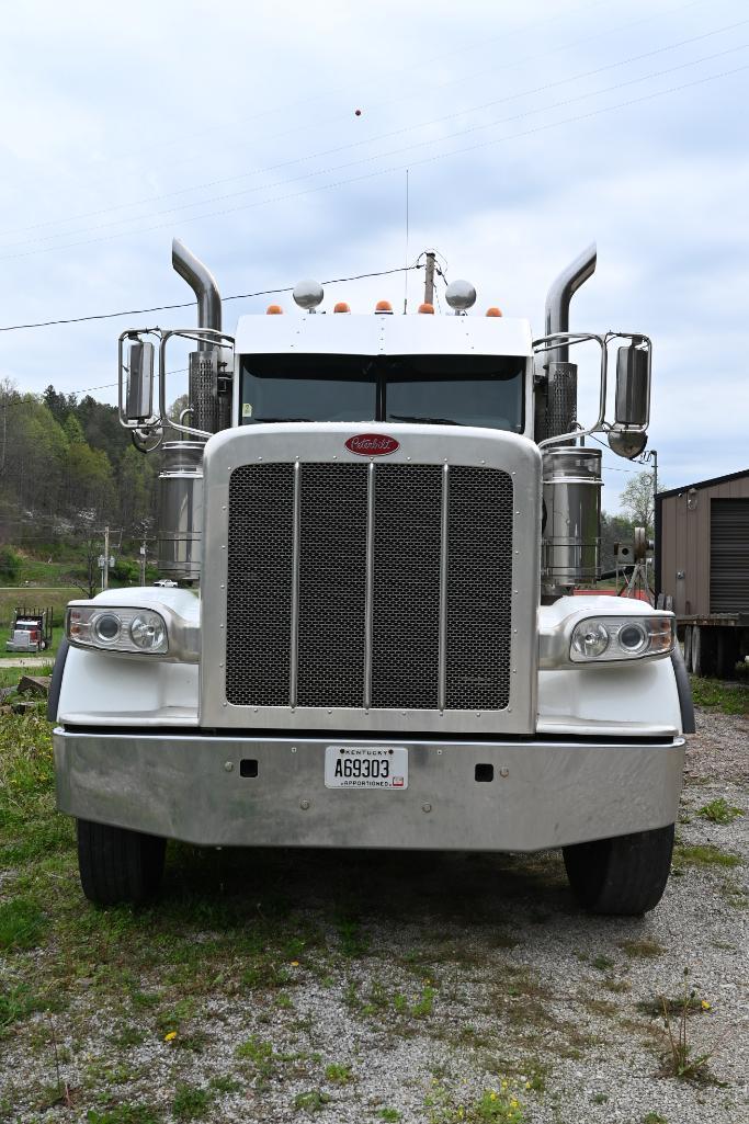 2019 Peterbilt 389 Truck