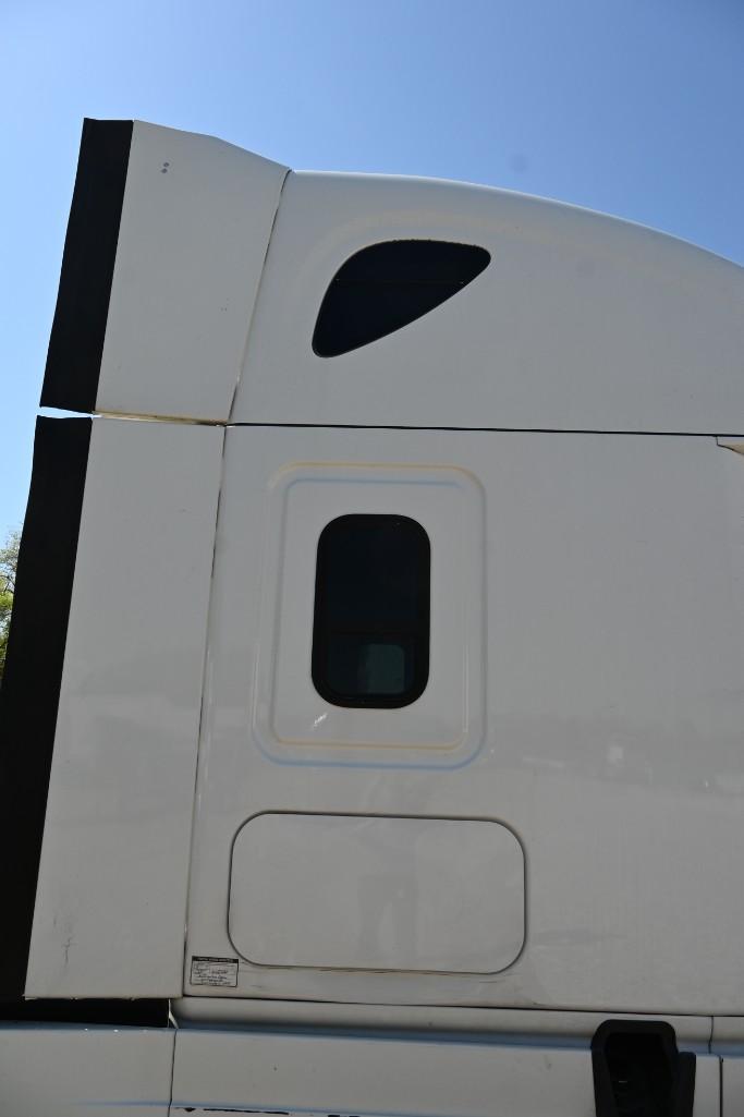 2016 Freightliner Cascadia 125 Truck