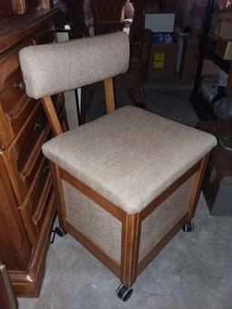 SINGER Sewing Chair on Wheels with Built in Storage Compartment