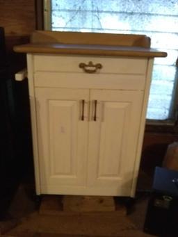 Rolling kitchen cabinet with nice top