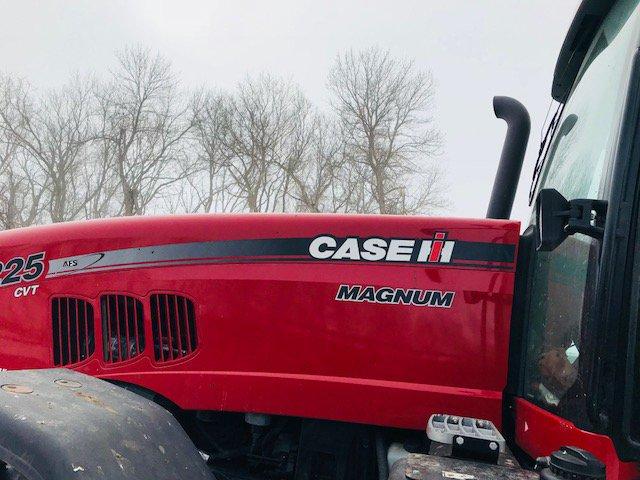 "2013 Case IH Magnum 225 CVT Diesel Tractor, FWD, 1800 Hrs., 18:4x46 Rear D