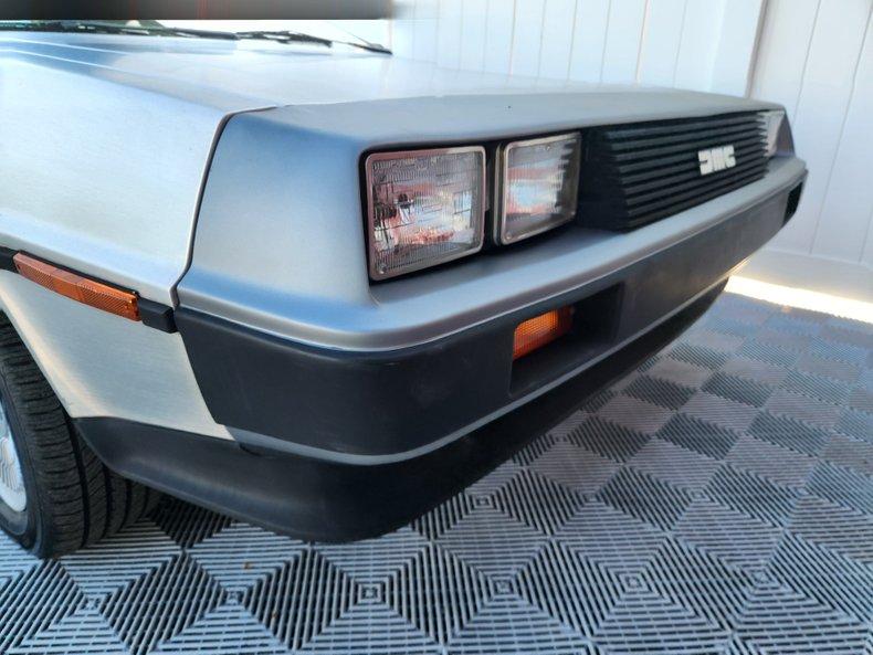 1981 DeLorean DMC-12