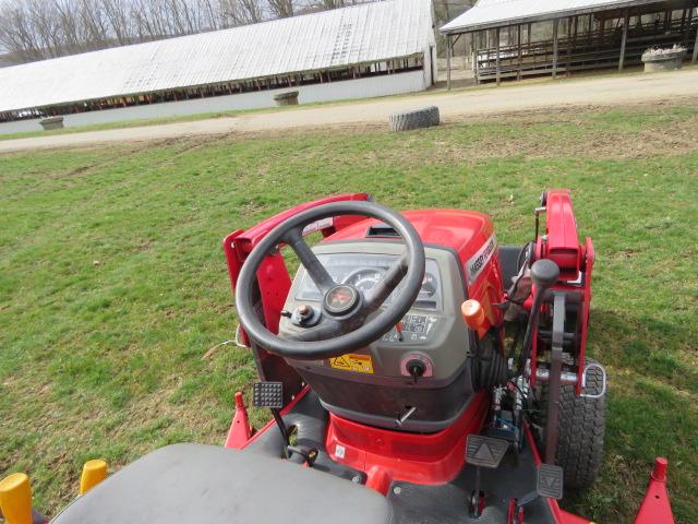 MASSEY FERGUSON 4WD COMPACT TRACTOR WITH