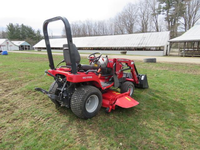 MASSEY FERGUSON 4WD COMPACT TRACTOR WITH
