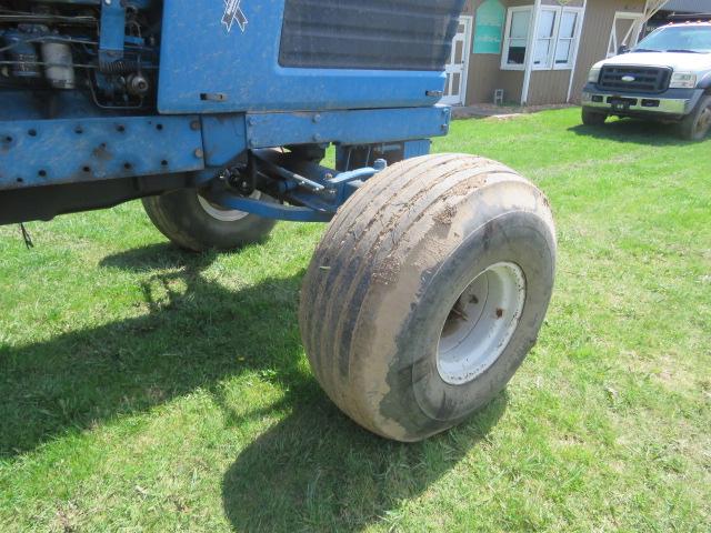 FORD TW-30 TRACTOR W/DUALS READING 1267HRS