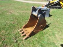 STRICKLAND EXECAVATOR BUCKET WITH TEETH FITS A
