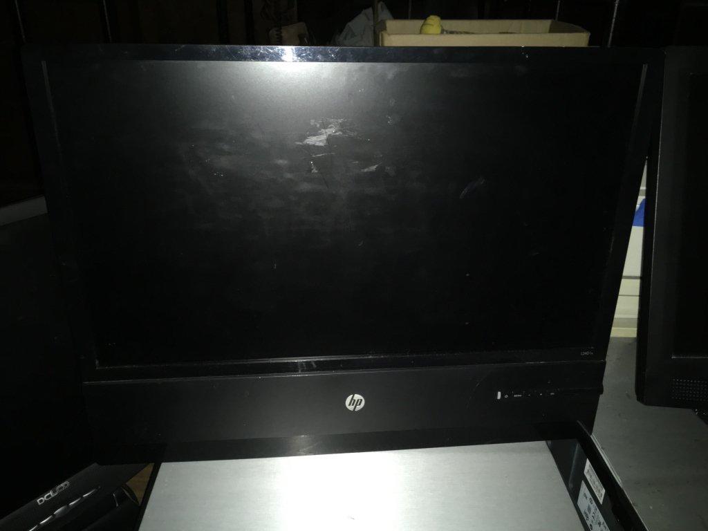 HP Z600 w/DCL universe monitor and HP L 2401X