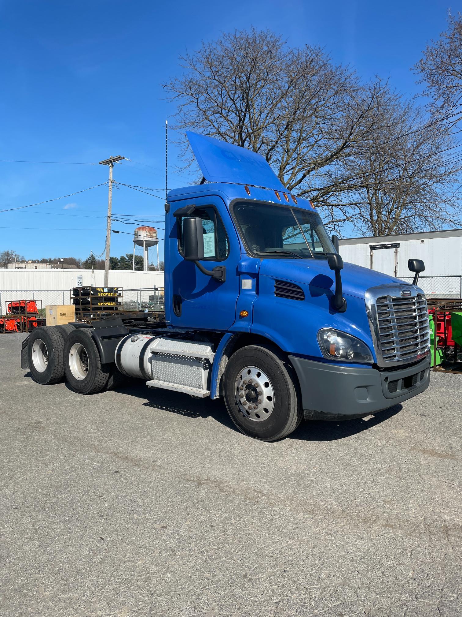 2016 Freightliner Cascadian Day Cab