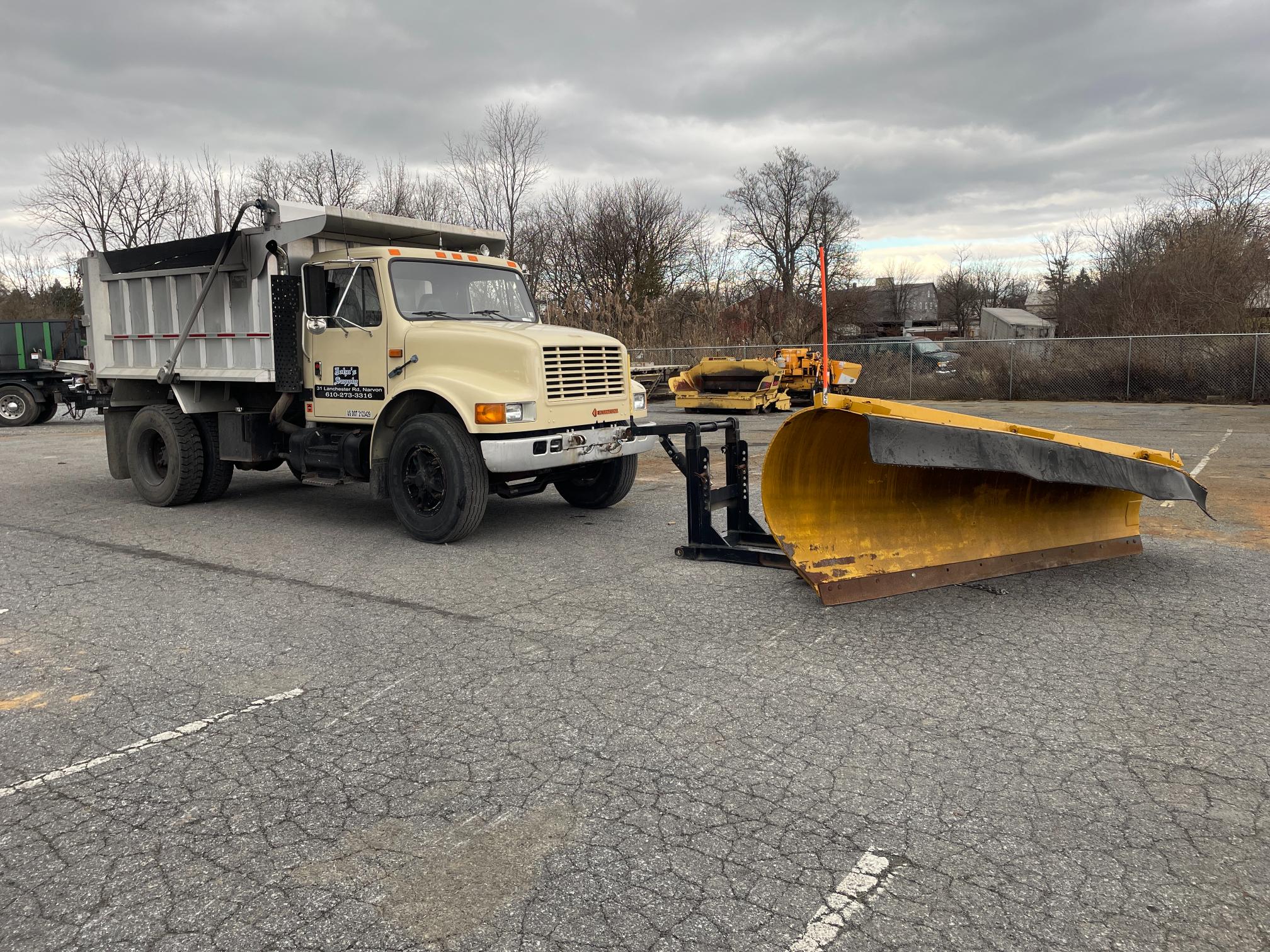 1990 International 4900 4X2 Dump Truck W/ Plow