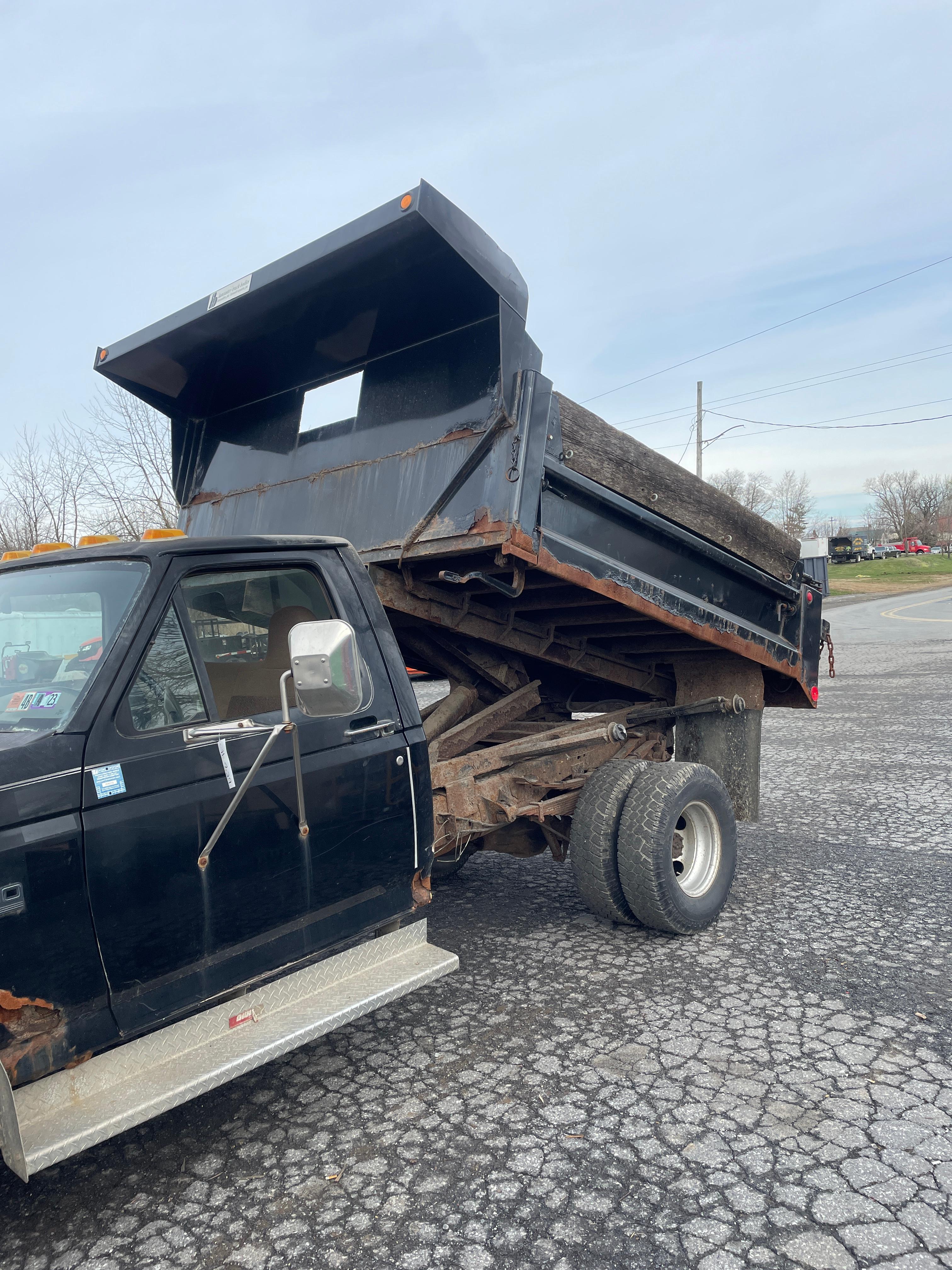 1997 Ford F350 XL 4X4 Diesel Truck W/ Dump Bed