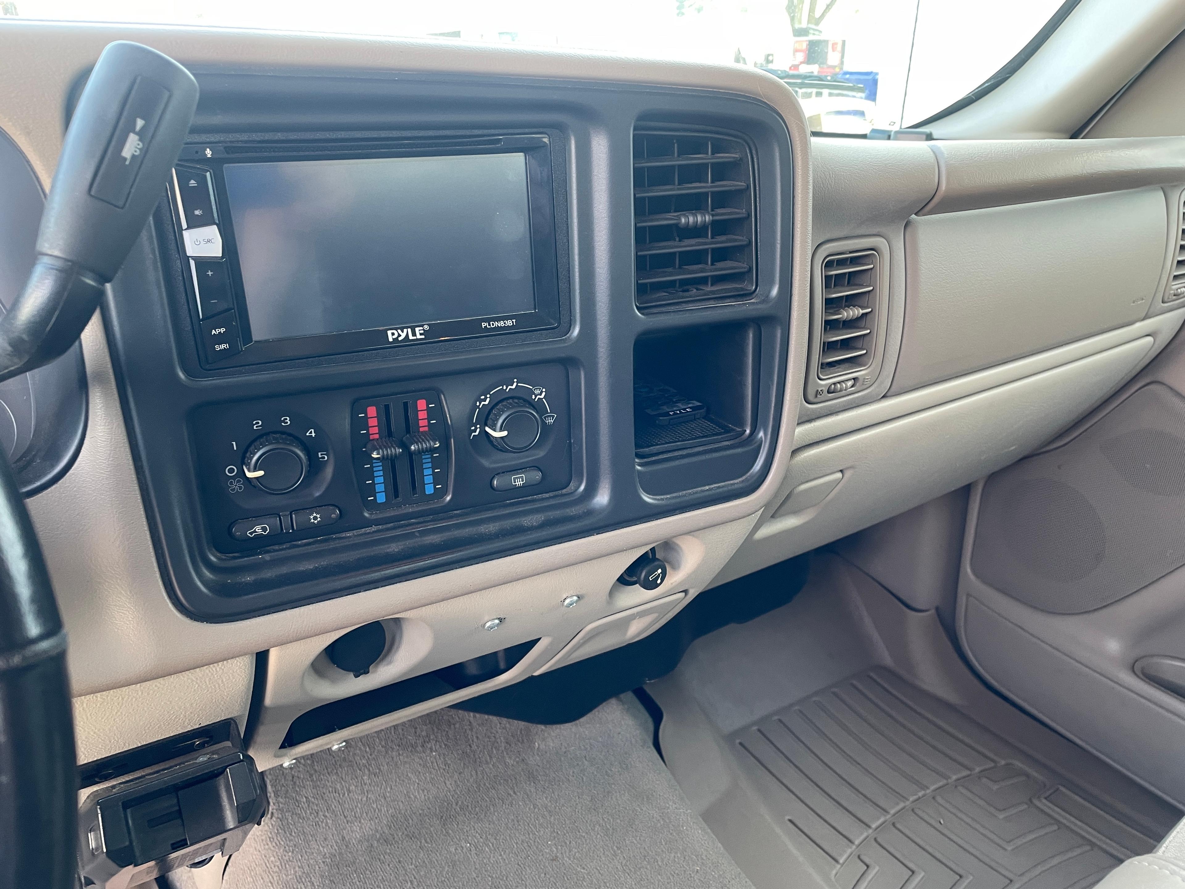 2006 Chevy Avalanche 2500 4X4 Pick Up Truck