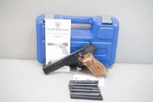 (R) Smith & Wesson Model 41 .22LR Pistol