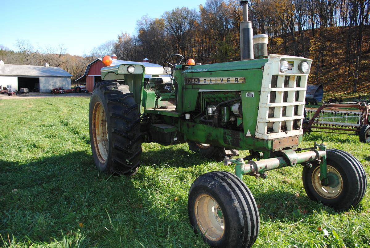 Oliver 1755 diesel tractor, complete overhaul 3 years ago, new tires, 5966 hours