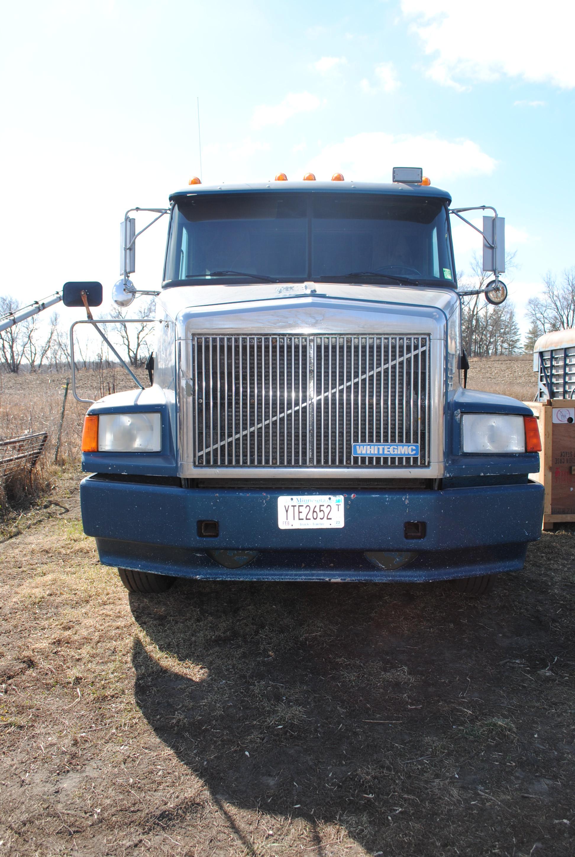 1992 White GMC Volvo Semi Tractor, 3176 CAT 335HP engine with 660,000 miles, air slide 5th wheel, ap