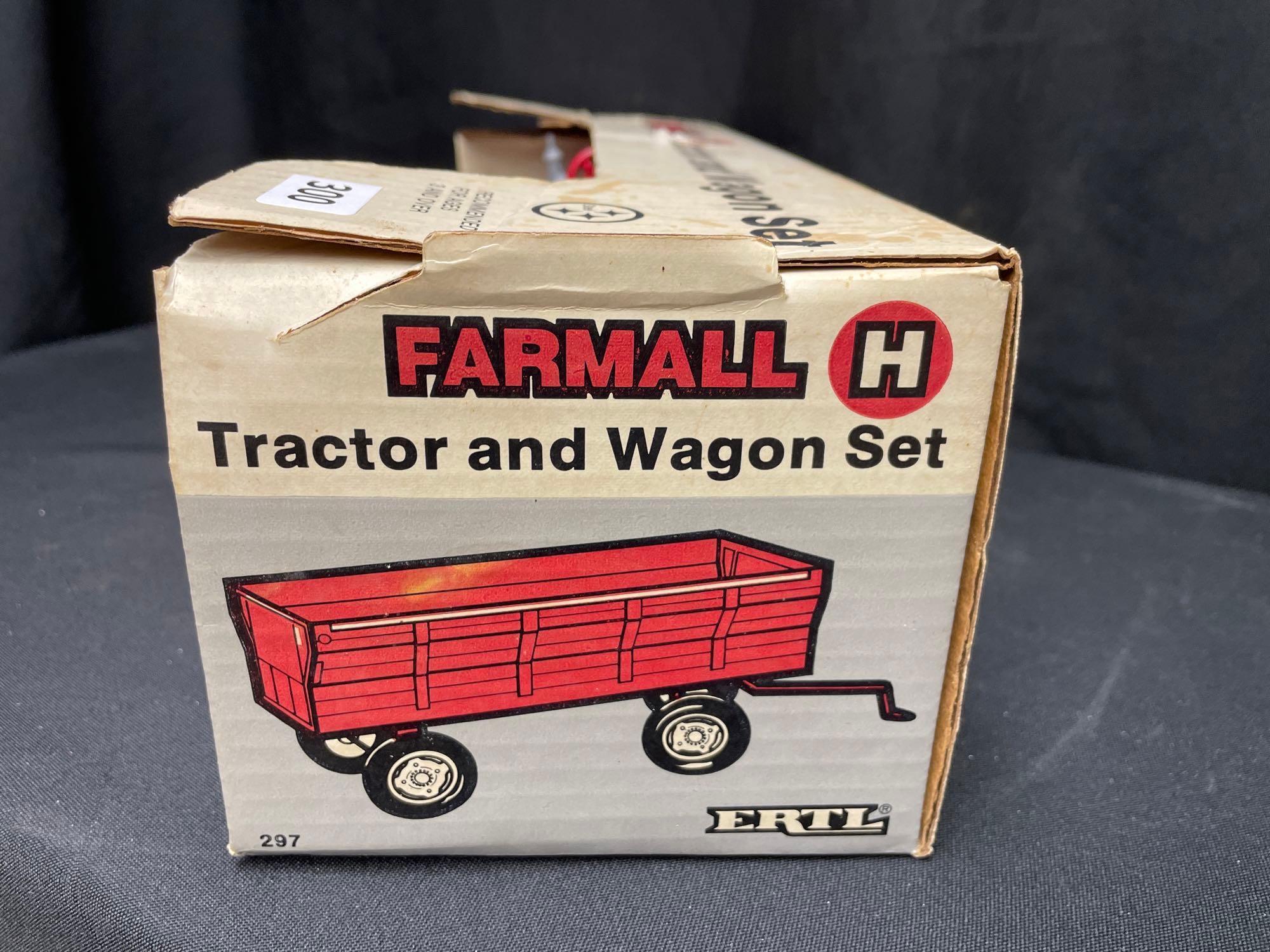 1/16th Scale Ertl Farmall H Tractor and Wagon Set w/original box