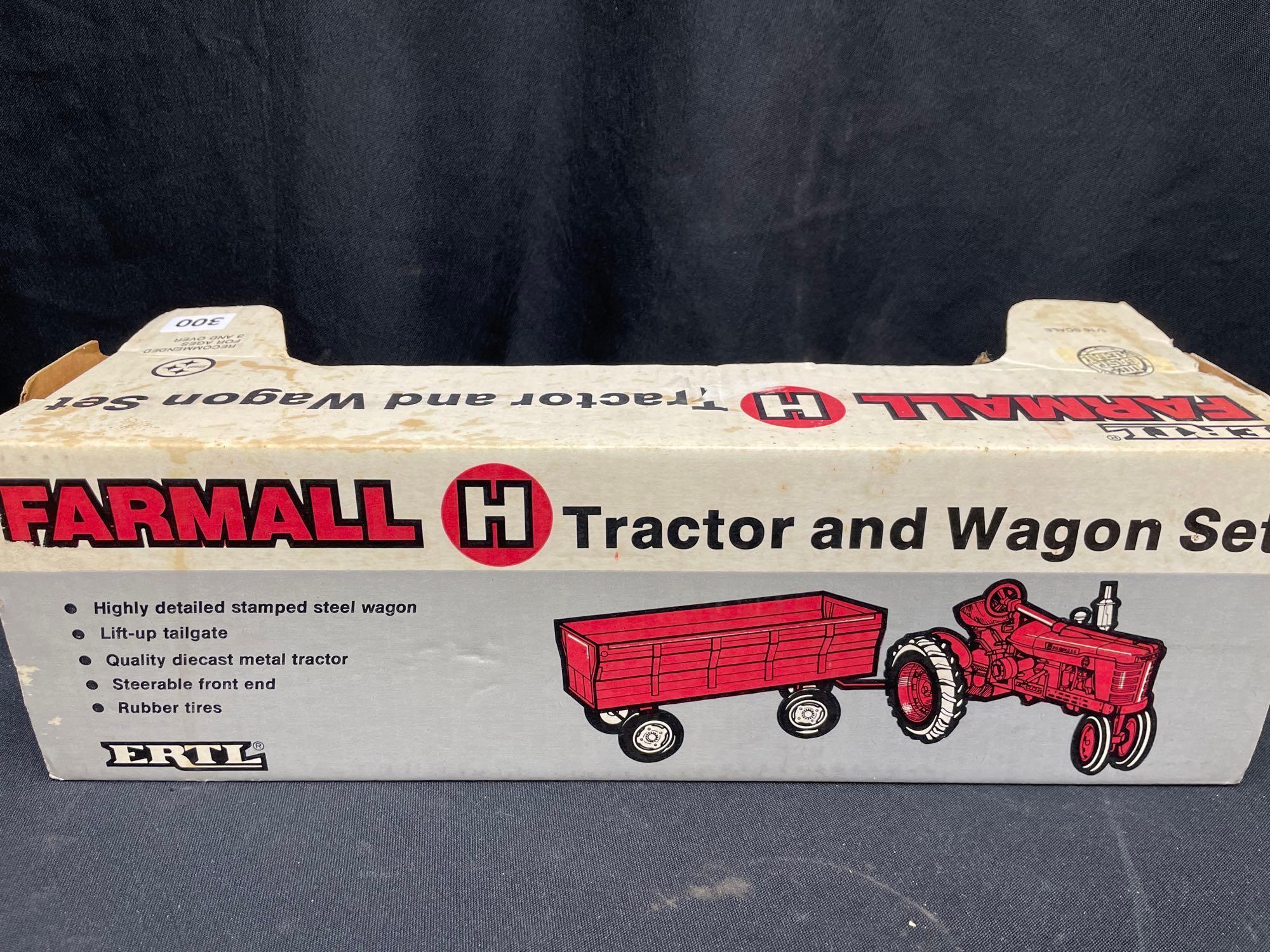 1/16th Scale Ertl Farmall H Tractor and Wagon Set w/original box