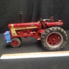 INTERNATIONAL "HYDRO 70" TRACTOR, WHITE STRIPE, NARROW FRONT, 3 POINT