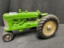 1/16th Scale Vintage John Deere Tractor