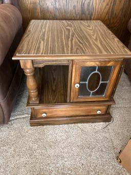 Pair of end table, nice and heavy.