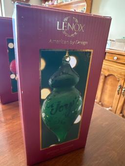 4 Lenox joyous tidings, glass, Christmas ornaments. Two red that say, "Hope" and two green that say