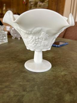 Westmoreland milk glass grape and vine fluted dish....Shipping