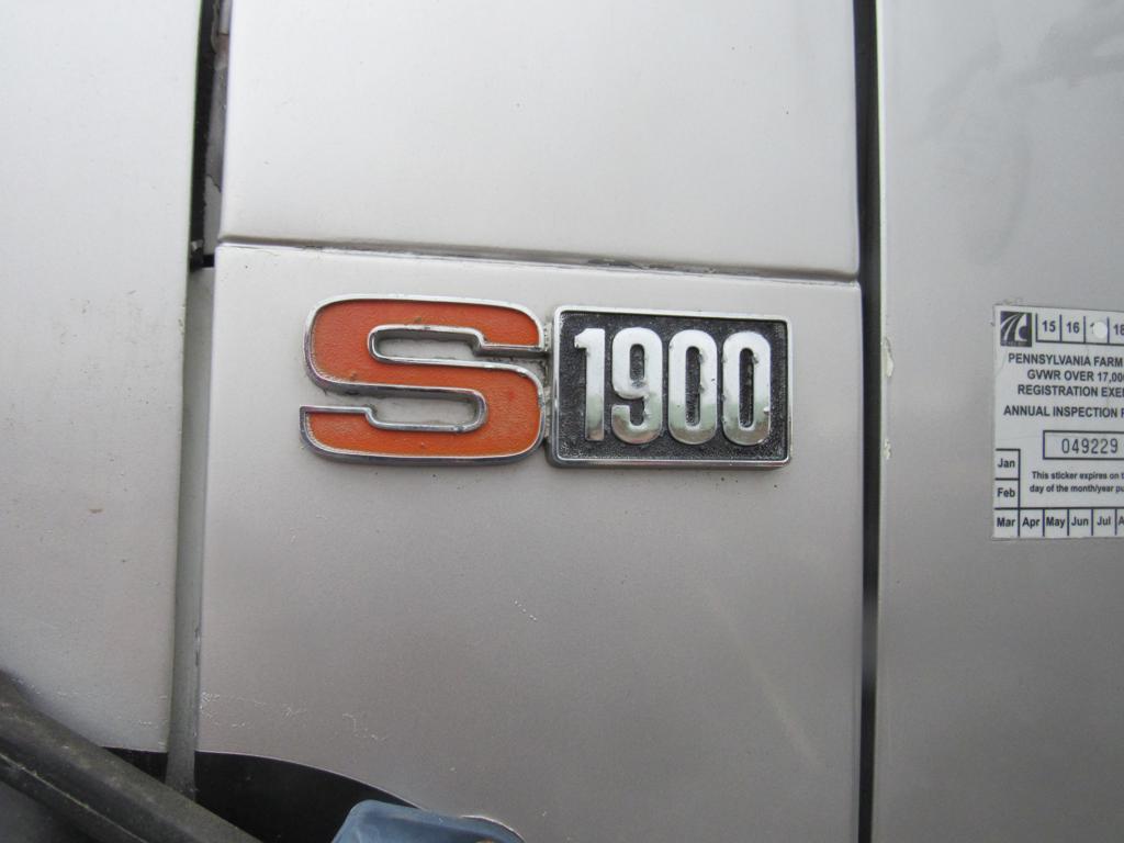 1989 IH 1900 Flatbed Truck w/ Title, GVW: 32,800