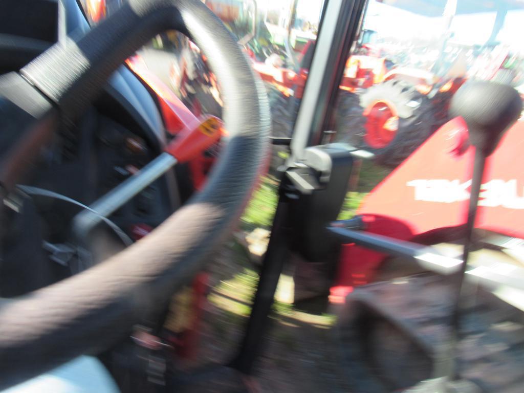 Kubota LX3310 HSD Tractor, 4x4, HST w/LA 535 Ldr