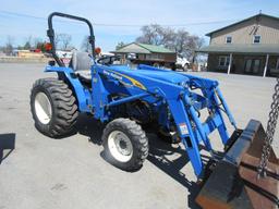 NH T1510 4WD Tractor w/ Loader, Hydro,Dsl,ROPS