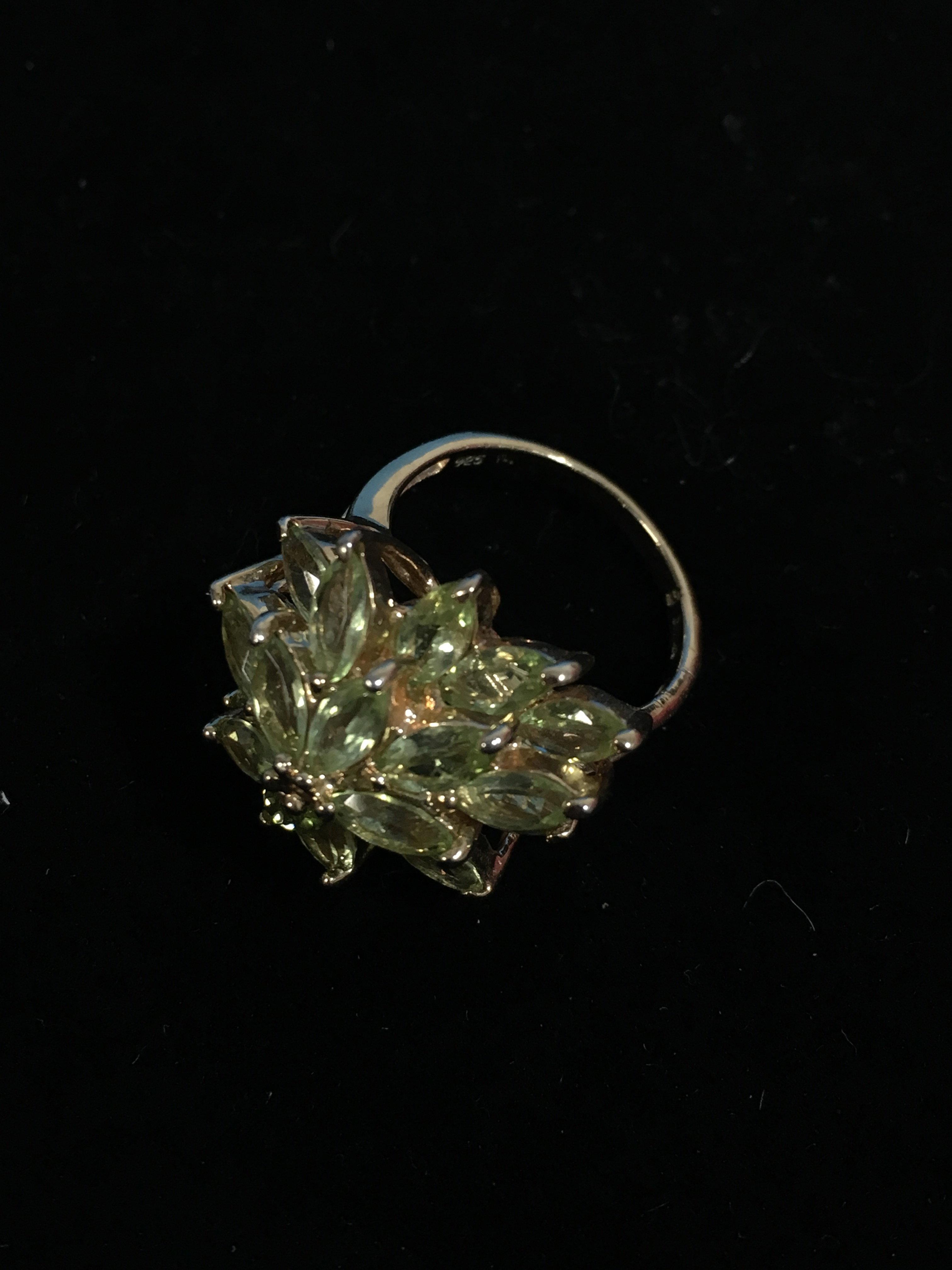 Stunning Sterling Silver & Peridot Cluster Ring - Size 6