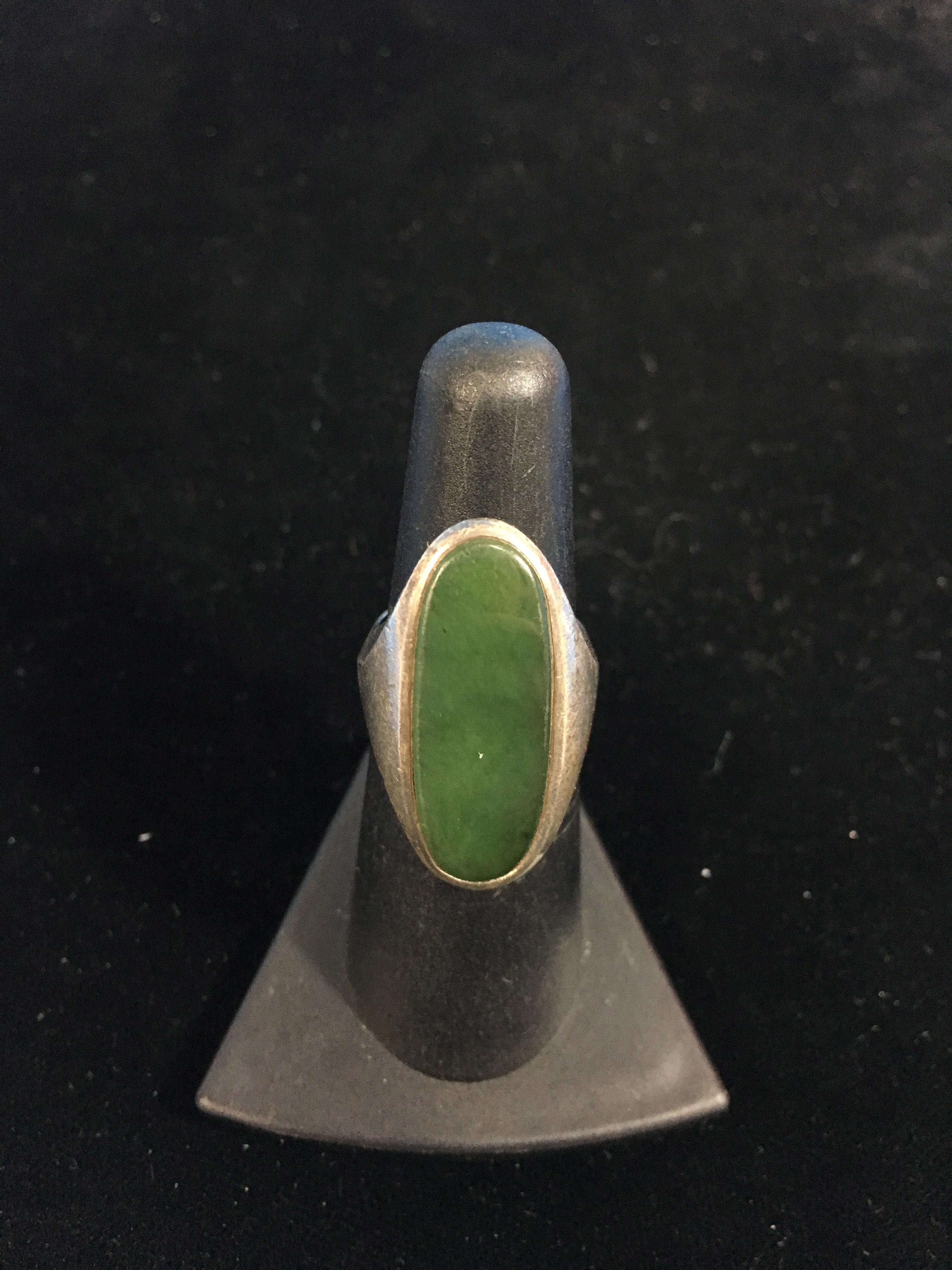 Old Pawn Thick Sterling Silver & Jade Face Ring - Size 6