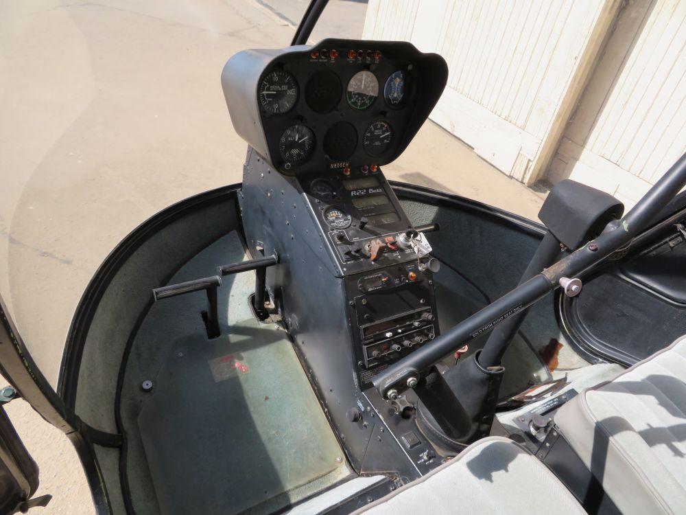 1991 Robinson Beta R22 Helicopter. .