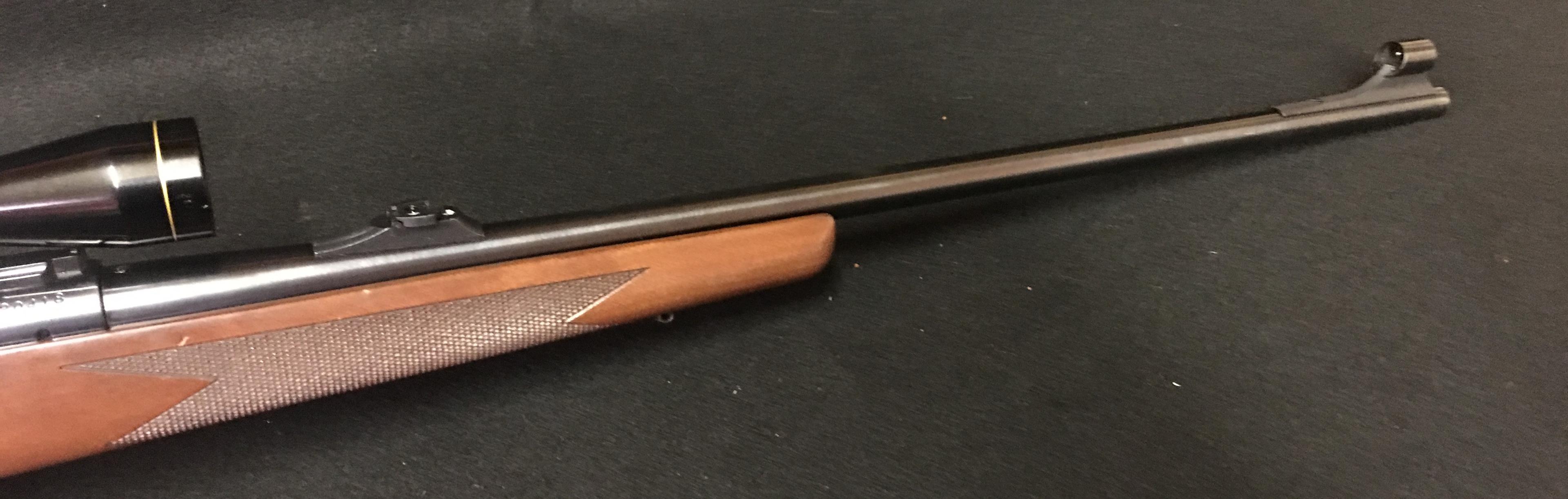 Winchester Model 70 300 Win Mag Super Grade w/Leupold Scope