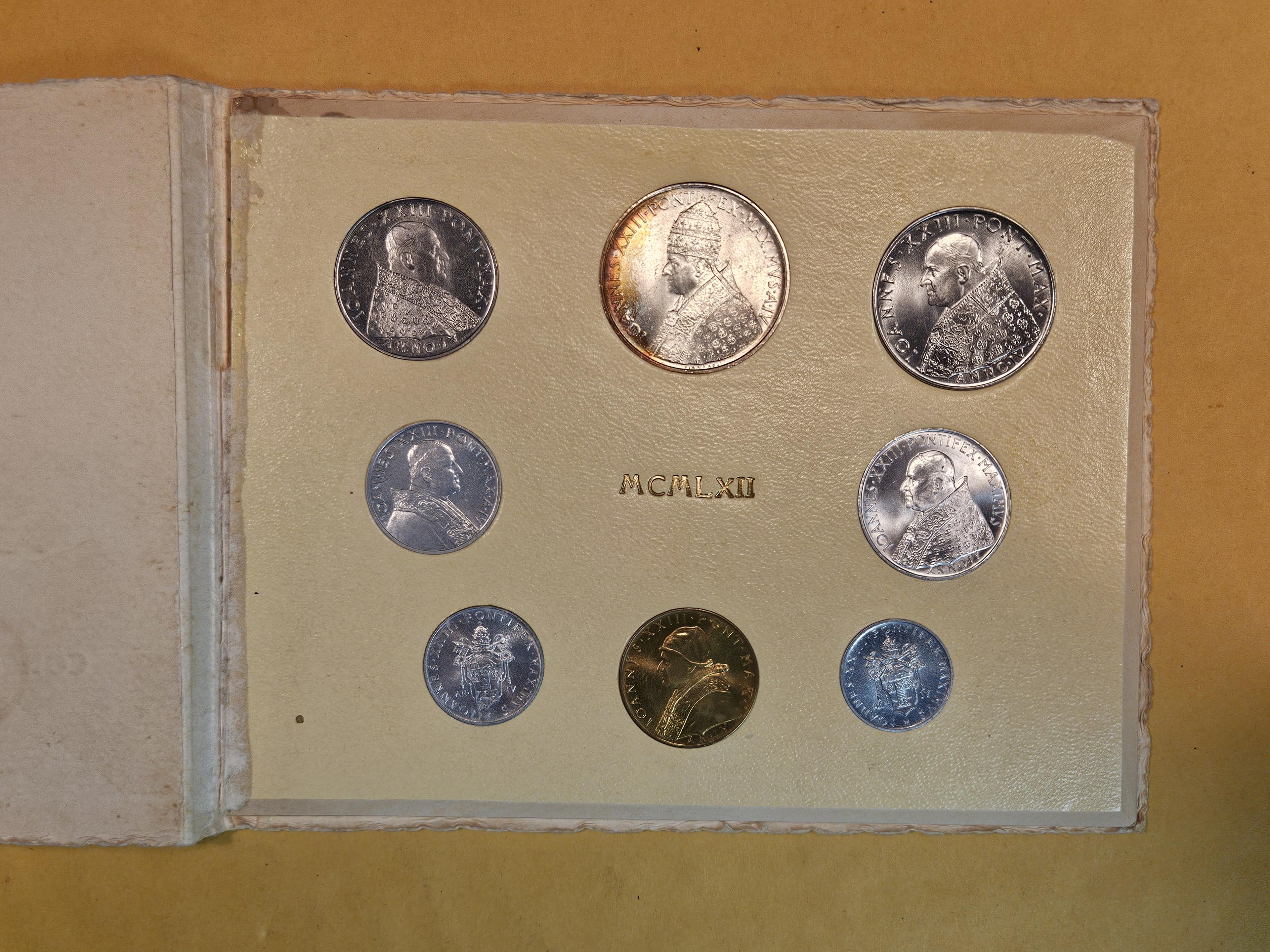 GEM Brilliant Uncirculated 1962 Vatican silver coin Set