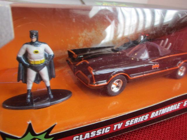 DC Batman Scale Model Batmobile w/ Figure