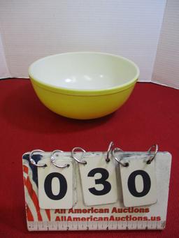 Pyrex 10" Yellow Mixing Bowl