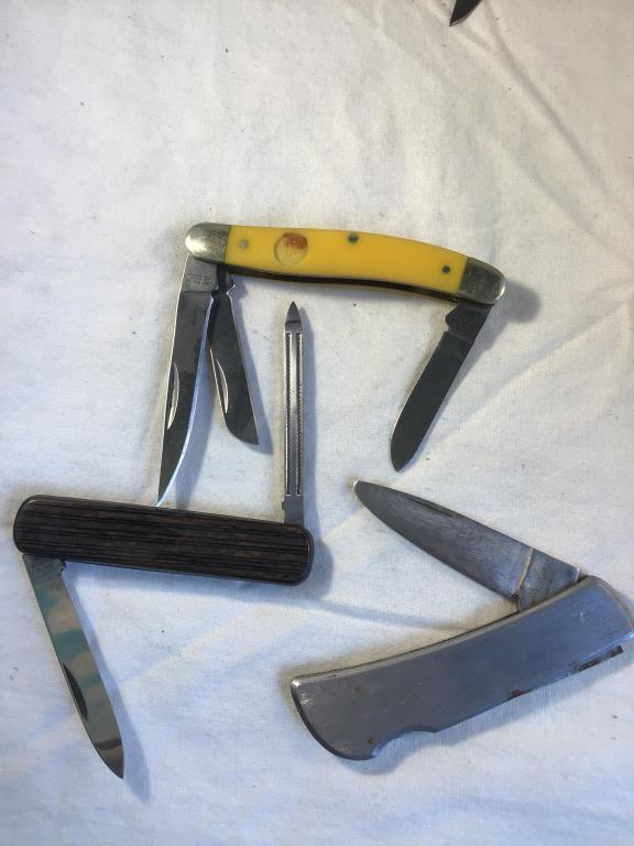 5 pocket knives.  Boker black gold, Beaver Creek,