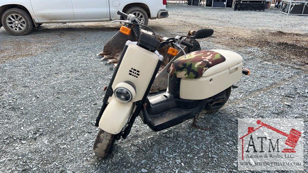Yamaha Scooter (No Title)
