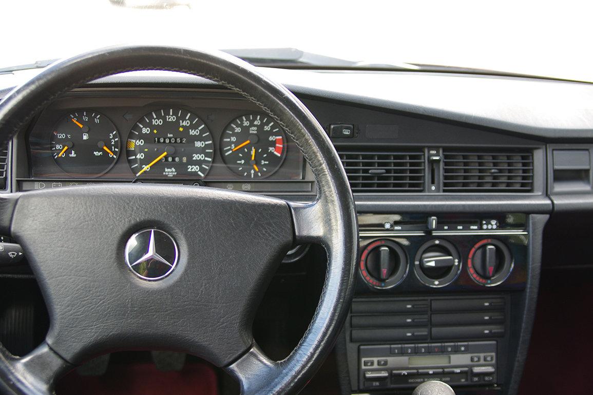 Mercedes-Benz 190E 1.8 Avantgarde Rosso (W201)