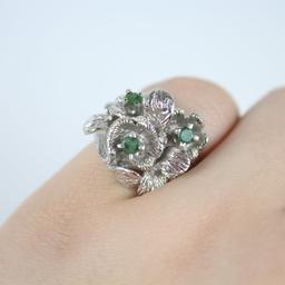 Sterling Silver 8.7 Grams Emerald Ladies Ring Size 6